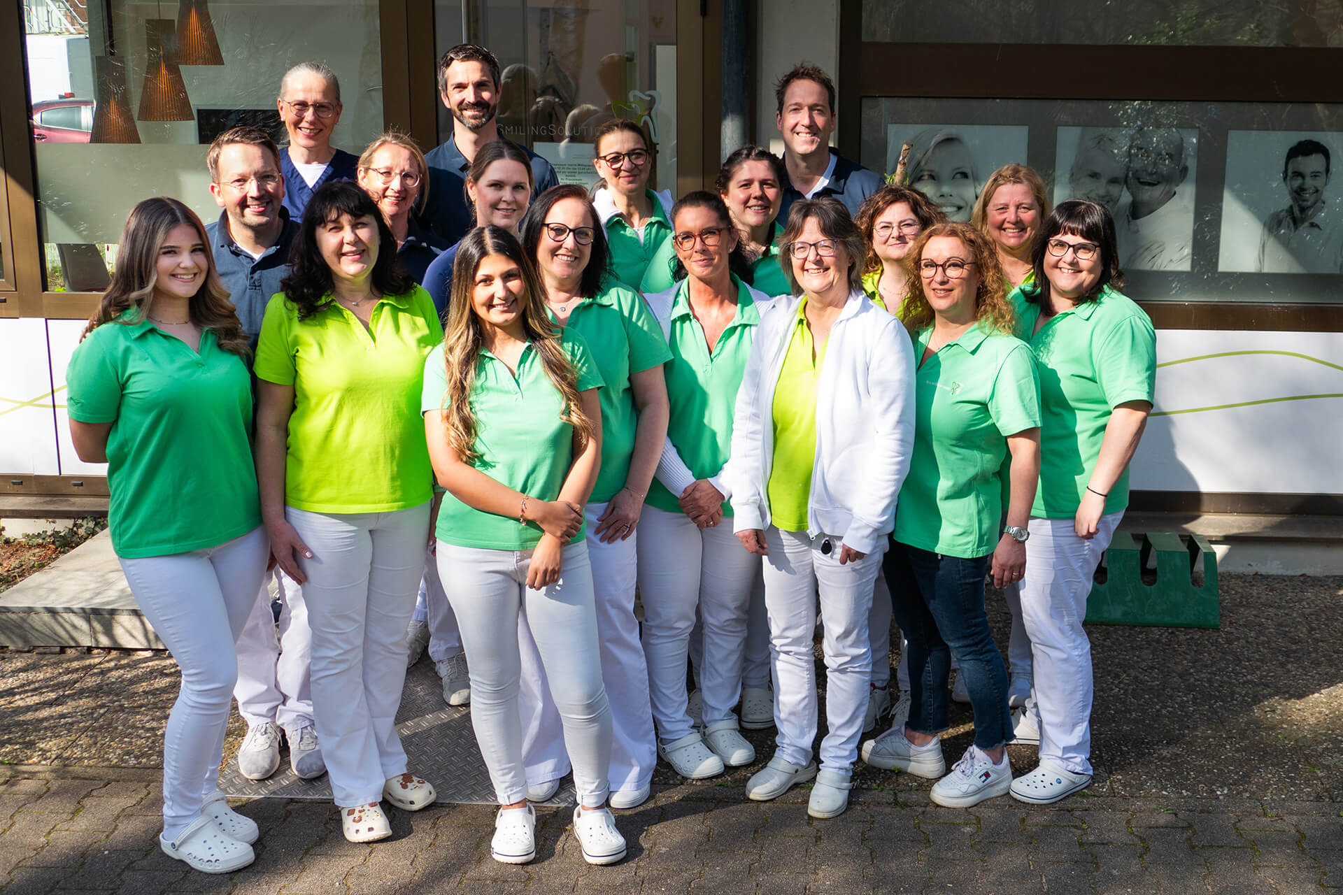 Teamfoto_Zahnarztpraxis-Ettlingen_Neu Kopie